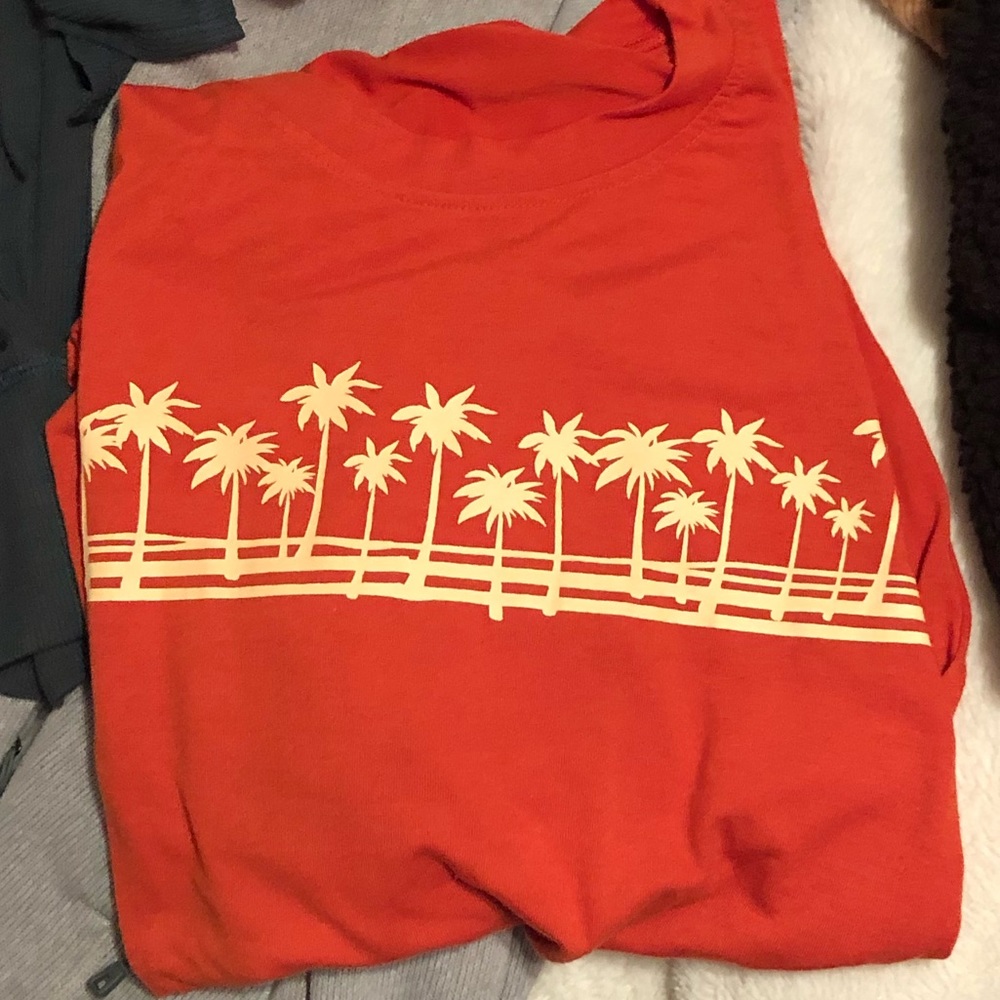 short sleeved t shirt